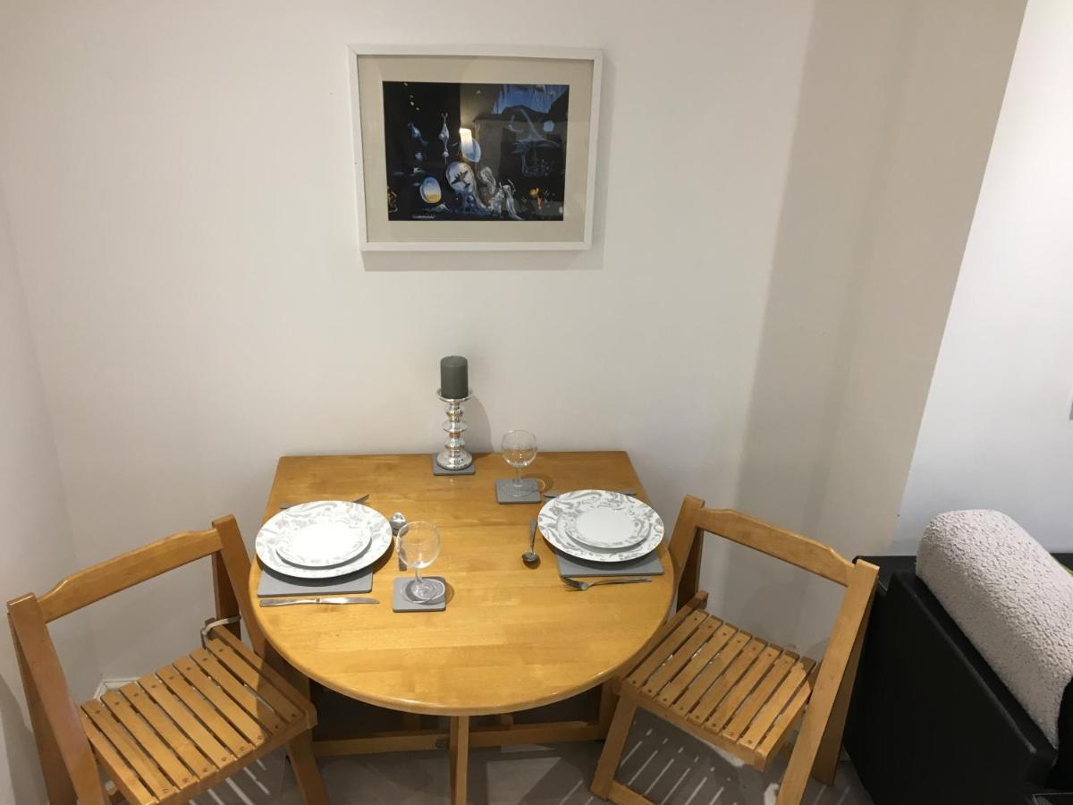 شقة Spacious Ground Floor Studio Flat - Easy Access To Stansted Airport, London And Cambridge بيشوبْسْ ستورتفورد المظهر الخارجي الصورة
