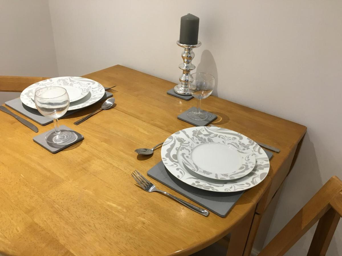 شقة Spacious Ground Floor Studio Flat - Easy Access To Stansted Airport, London And Cambridge بيشوبْسْ ستورتفورد المظهر الخارجي الصورة