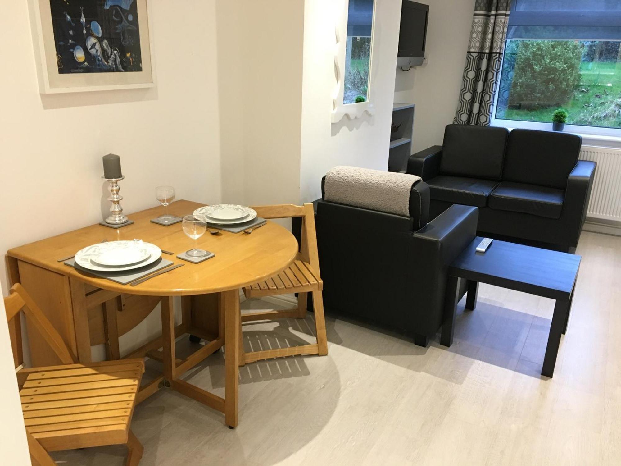 شقة Spacious Ground Floor Studio Flat - Easy Access To Stansted Airport, London And Cambridge بيشوبْسْ ستورتفورد المظهر الخارجي الصورة